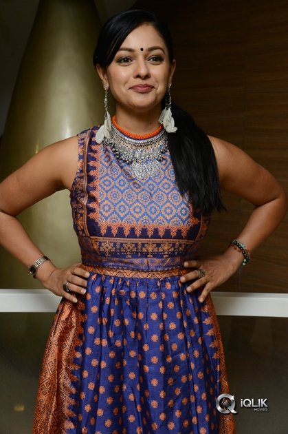 Pooja-Kumar-At-PSV-Garuda-Vega-Movie-Pre-Release-Function